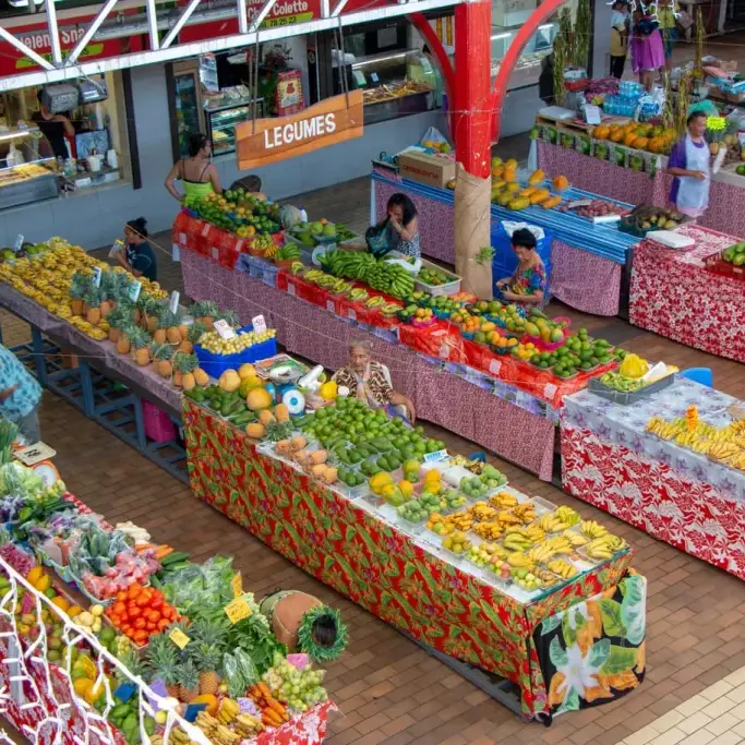 Vie chère : le gouvernement polynésien subventionne les importations, pari risqué mais attendu