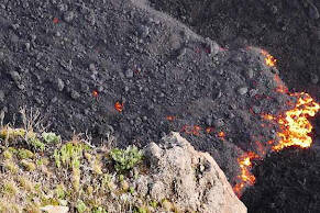 Piton de la Fournaise : la coulée figée à 660 mètres d’altitude dans les Grandes Pentes