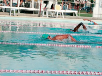 Natation : le Guyanais Anthony Ozier-Lafontaine décroche cinq médailles d’argent aux Championnats de France Masters