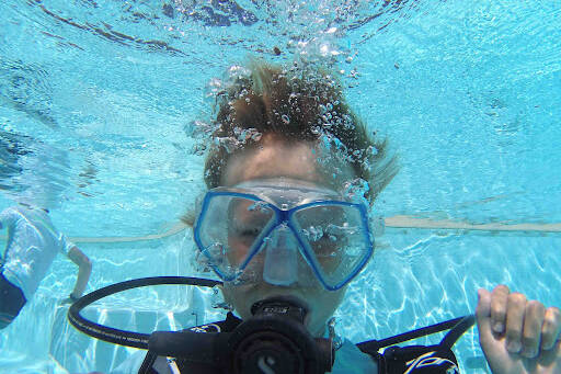 Guadeloupe : un centre de plongée fermé après un drame, l’État rappelle les règles de sécurité