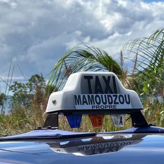 Taxis à Mayotte: la grève s'arrête, la pression reste