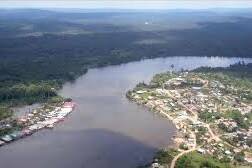 Guyane : des recherches après le chavirage d’une pirogue sur le Maroni
