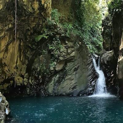 Drame à Saint-Claude : un jeune homme emporté par un rappel d’eau à Saut Matouba