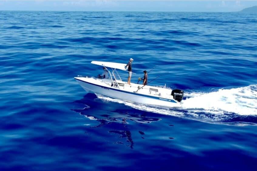 Ouvéa à tout prix: quand les blocages poussent des touristes sur un bateau de pêche