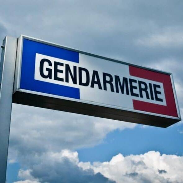 Saint-Leu: un mort sur la CD13, la gendarmerie traque le témoin-clé