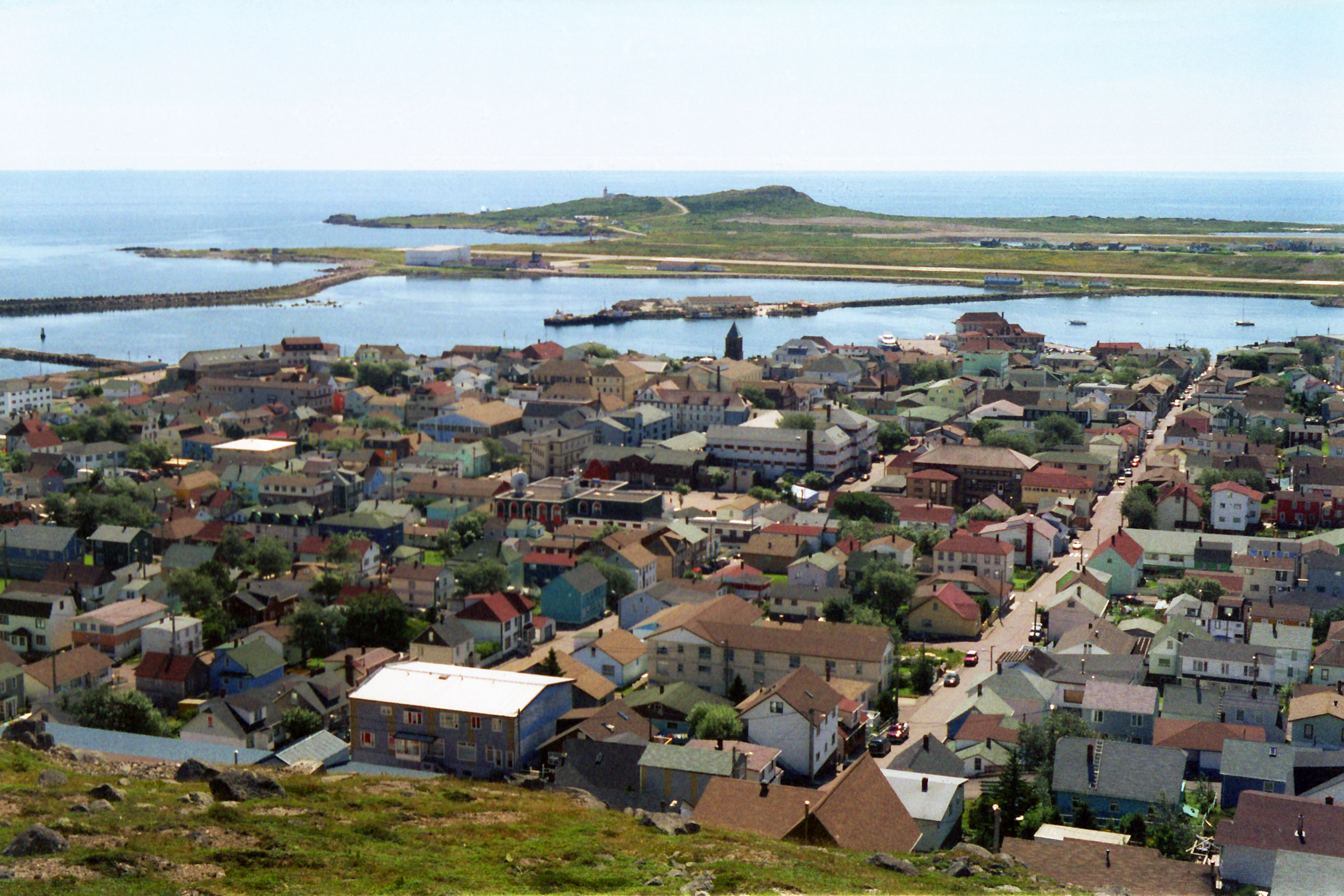 Saint-Pierre-et-Miquelon, ce « caillou » qui rappelle à la France qu'elle a une mémoire