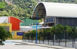 Martinique : les élèves du collège Robert 3 de retour en classe malgré la crise des sargasses