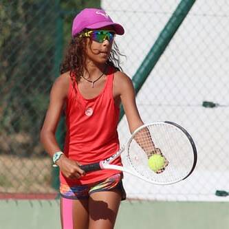 Roland-Garros : la Réunionnaise Lola Bourdenet, 13 ans, au cœur du tournoi