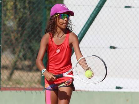 Roland-Garros : la Réunionnaise Lola Bourdenet, 13 ans, au cœur du tournoi