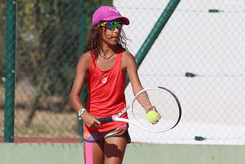 Roland-Garros : la Réunionnaise Lola Bourdenet, 13 ans, au cœur du tournoi