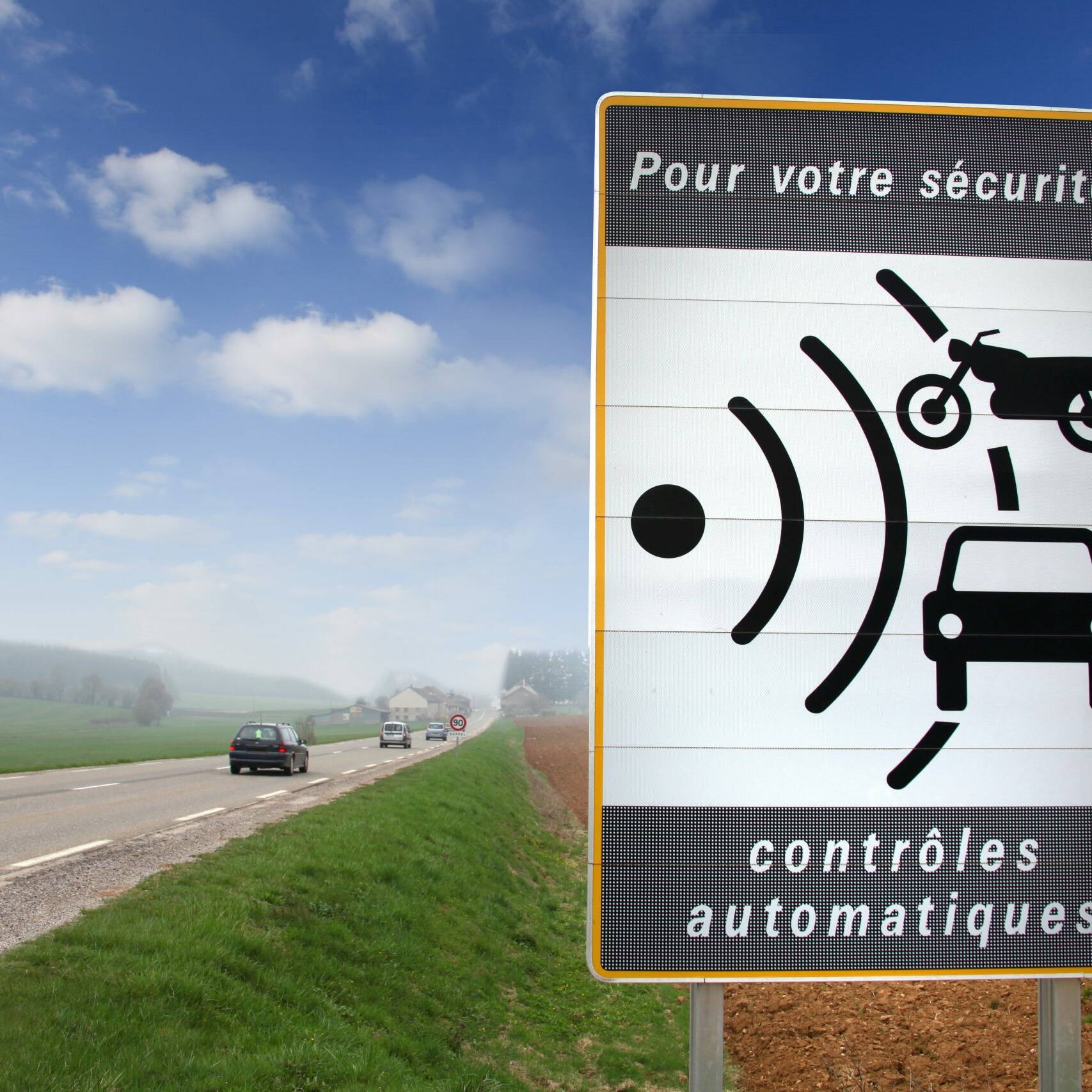 À Petit-Bourg, un radar routier détruit quelques heures après son installation