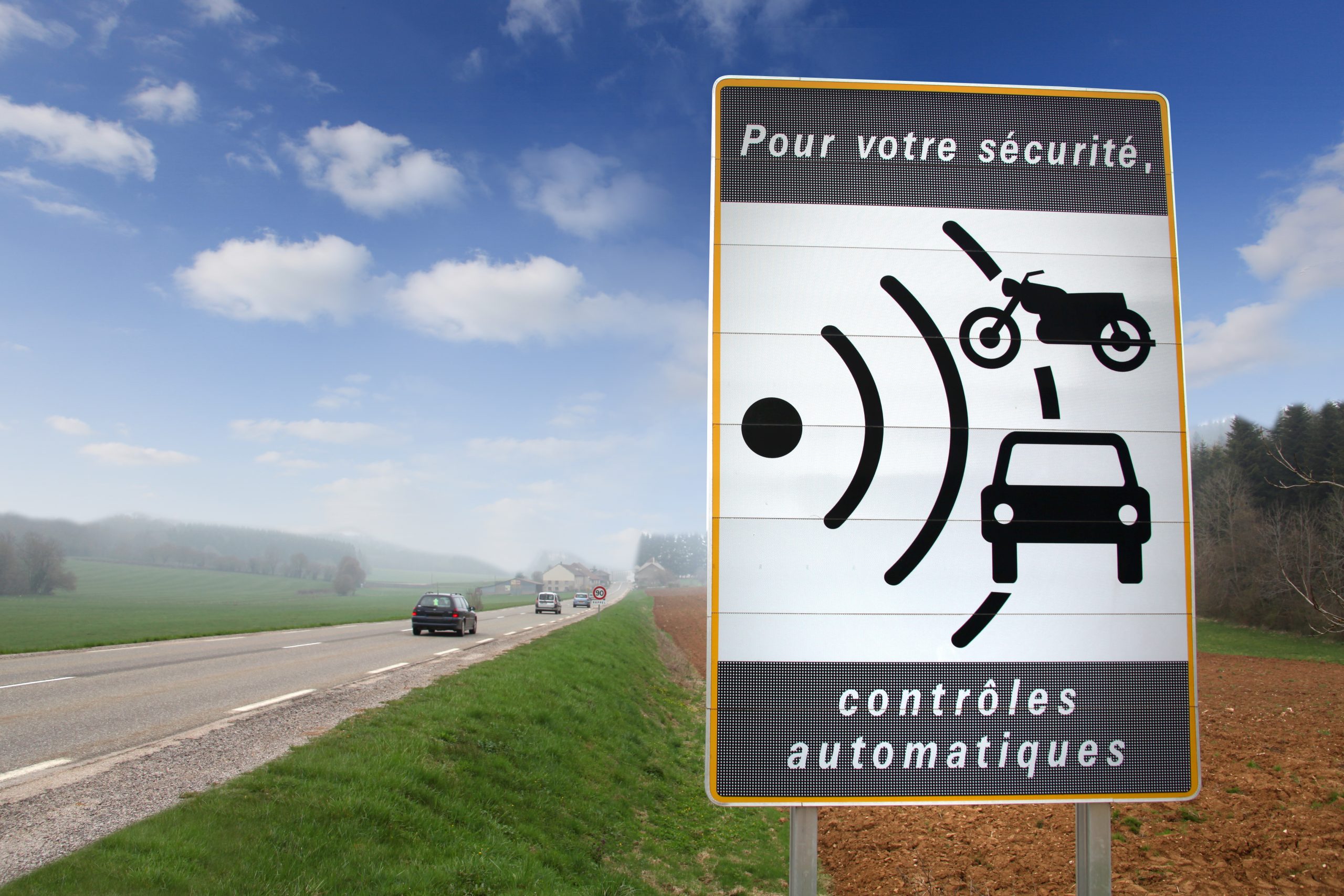 À Petit-Bourg, un radar routier détruit quelques heures après son installation