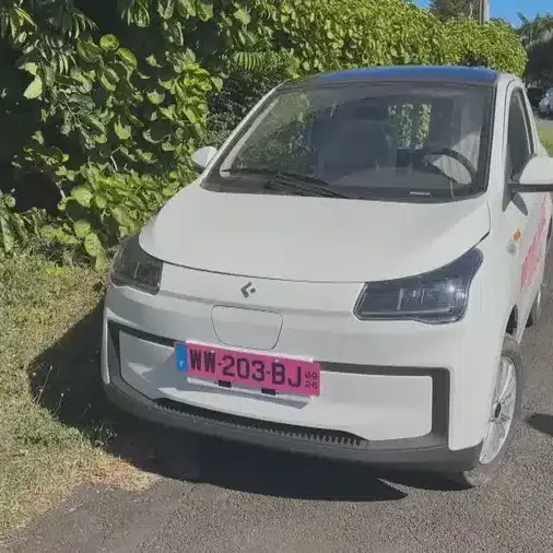 La Réunion : deux premières voitures électriques solaires testées sur les routes de l’île