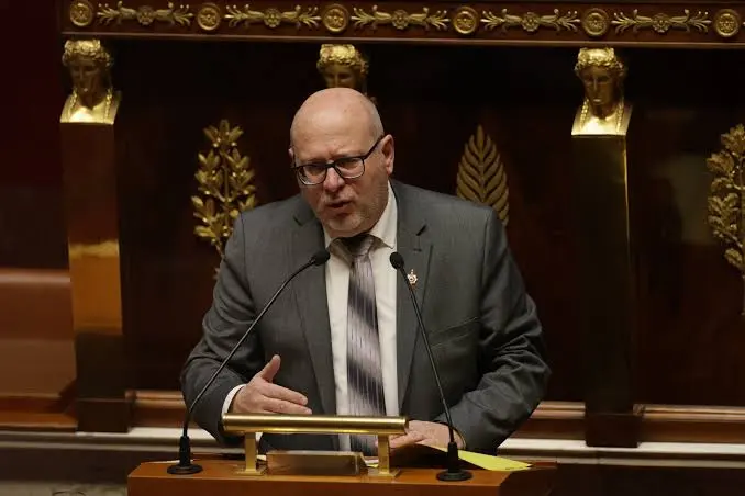 Saint-Pierre-et-Miquelon : le député Stéphane Lenormand alerte Paris sur l’isolement aérien de l’archipel