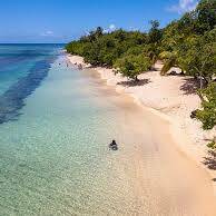 Pentecôte : mobilisation à Port-Louis pour protéger la plage de l’Anse du Souffleur