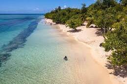 Pentecôte : mobilisation à Port-Louis pour protéger la plage de l’Anse du Souffleur