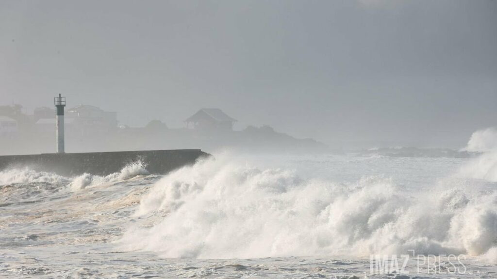 Forte houle à La Réunion : le littoral du Port et de Saint-Louis interdit d'accès