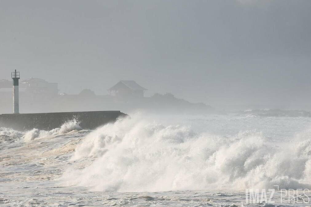 Forte houle à La Réunion : le littoral du Port et de Saint-Louis interdit d'accès