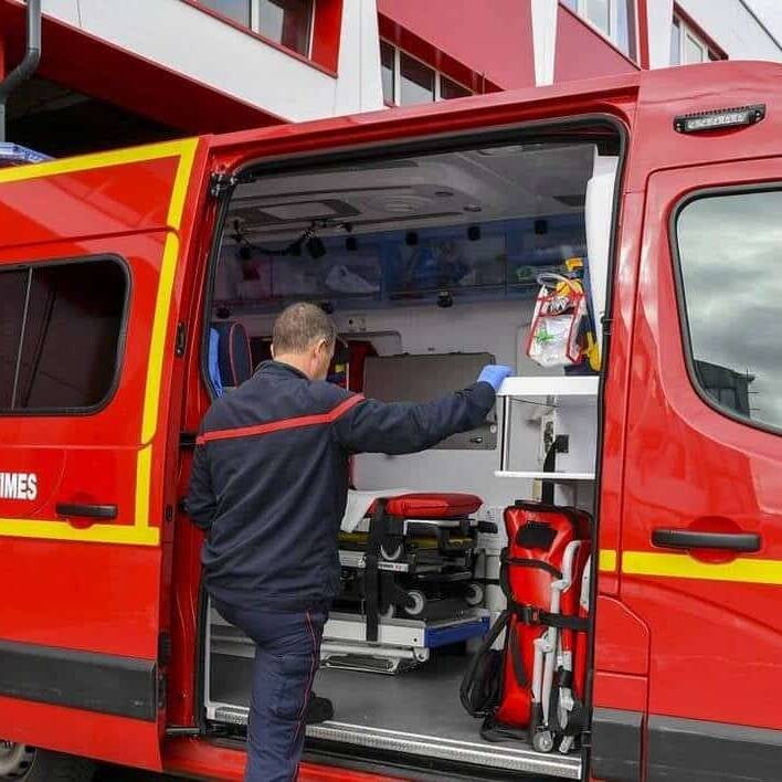 La Possession : un ouvrier décède après l'effondrement de poteaux électriques