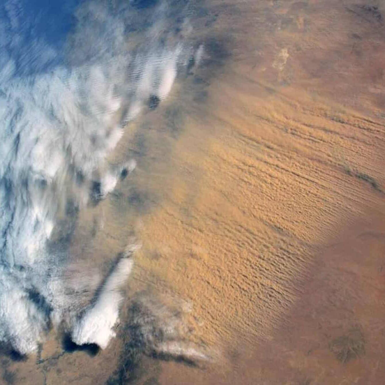 Brume de sable : l’alerte pollution prolongée en Martinique