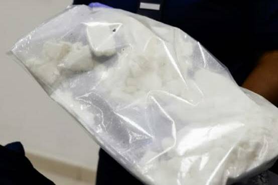 Bora-Bora : un contrôle routier mène à la saisie de drogue, d'argent liquide et de dizaines d'appareils électroportatifs