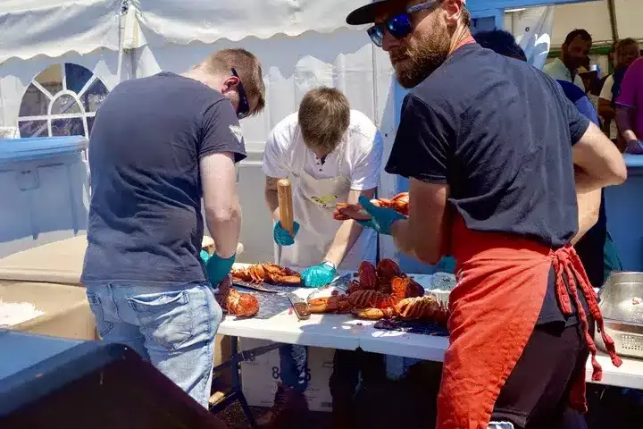 Dunefest 2026 : le concours de mangeurs de homards continue de séduire les festivaliers