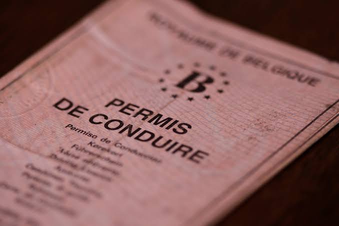 Permis de conduire : le document papier disparaîtra définitivement en 2033