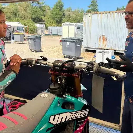 Supermotard : à 17 ans, la Réunionnaise Emma Payet décroche un podium en championnat de France