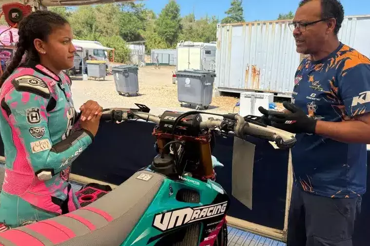 Supermotard : à 17 ans, la Réunionnaise Emma Payet décroche un podium en championnat de France