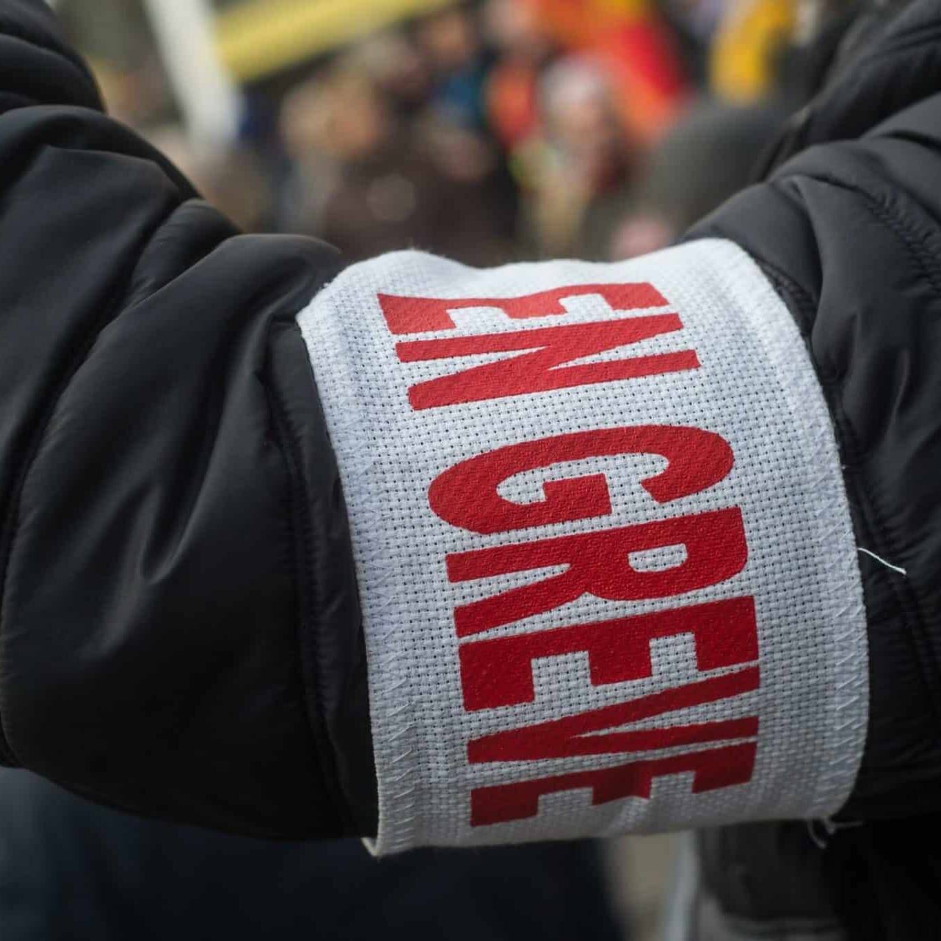 Deuxième jour de grève à la CSSM : les syndicats maintiennent la pression