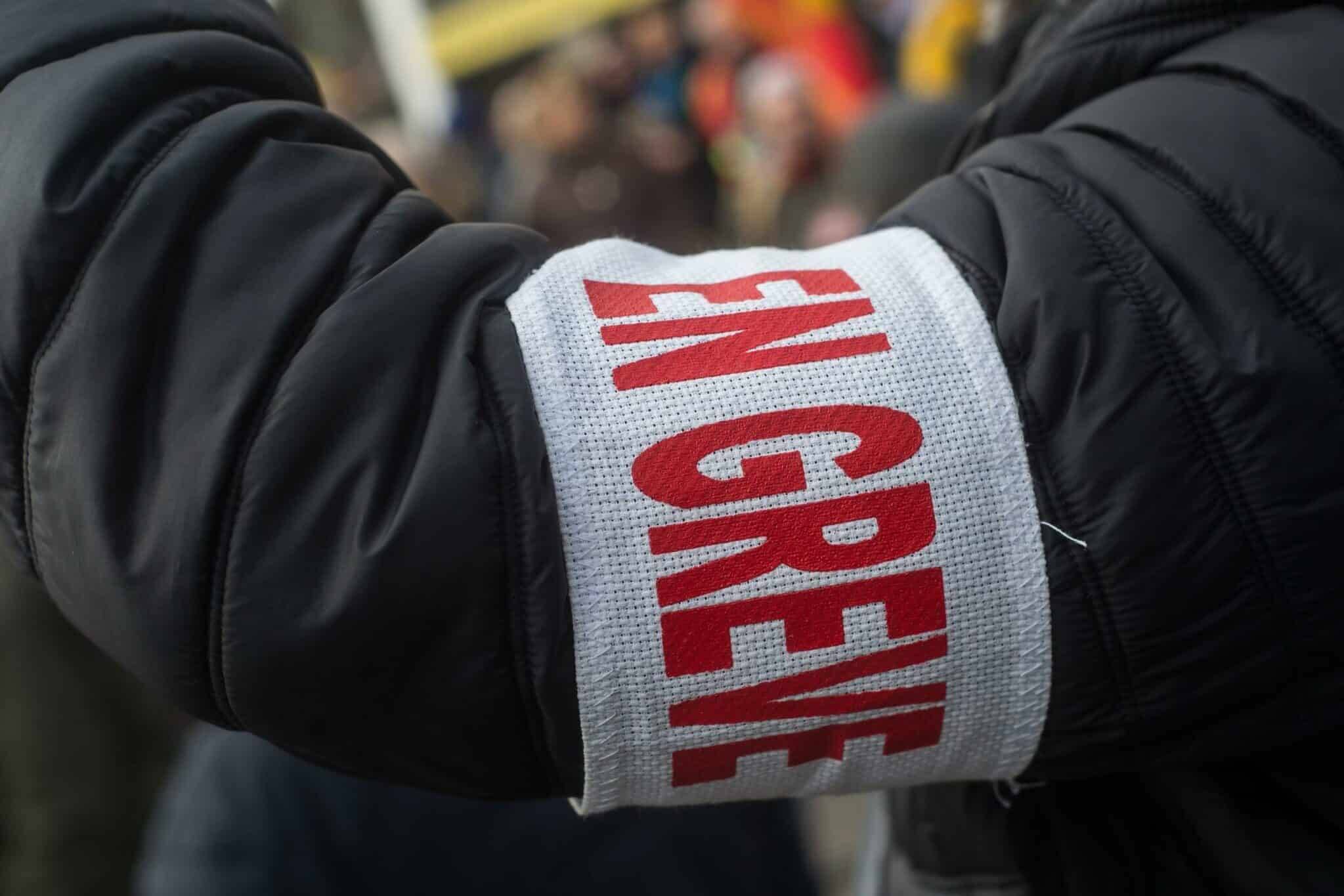 Deuxième jour de grève à la CSSM : les syndicats maintiennent la pression