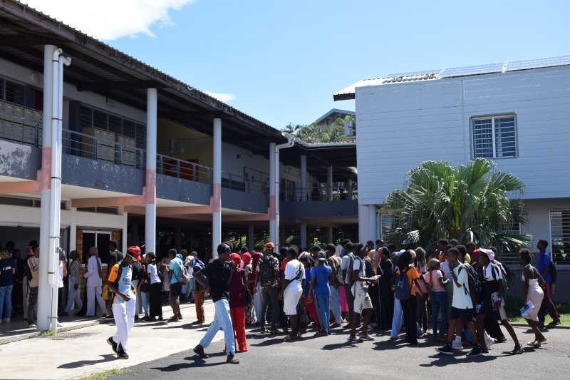 Mayotte : 13 ans de prison pour l'ancien proviseur condamné pour viols incestueux