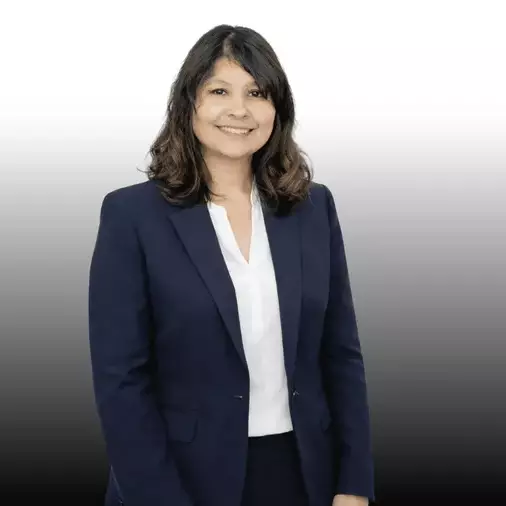 La Réunion : Djihanne Zarrouk réussit le très sélectif concours d’administrateur territorial