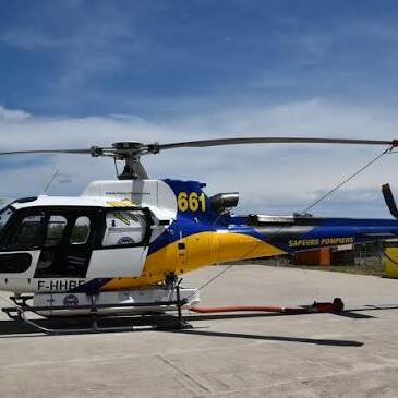 Mayotte se dote pour la première fois d'un hélicoptère bombardier d'eau contre les feux de forêt