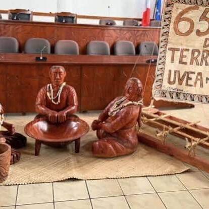 Wallis-et-Futuna : sept sculptures offertes à l'Assemblée territoriale pour célébrer les 65 ans du Territoire