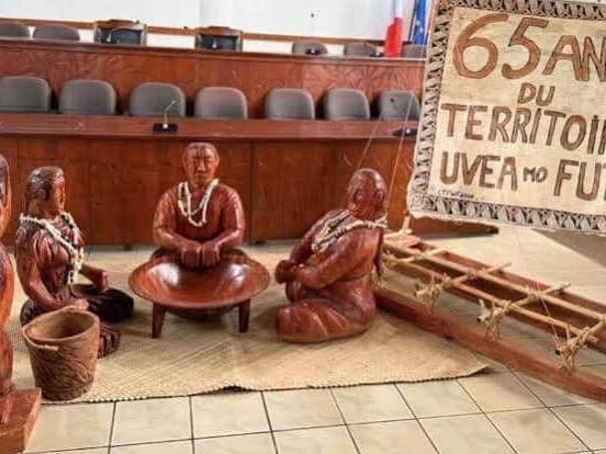 Wallis-et-Futuna : sept sculptures offertes à l'Assemblée territoriale pour célébrer les 65 ans du Territoire