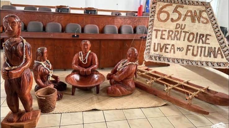 Wallis-et-Futuna : sept sculptures offertes à l'Assemblée territoriale pour célébrer les 65 ans du Territoire
