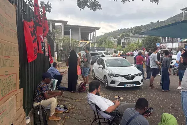 Mayotte : les grévistes du lycée du Nord suspendent leur mouvement après cinq semaines
