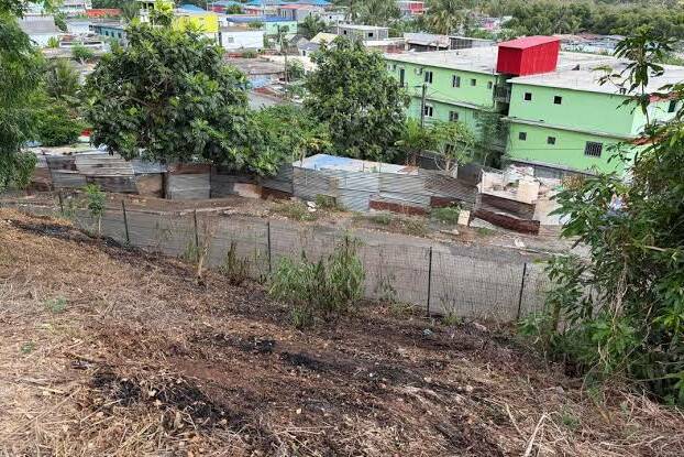 Mayotte : un incendie maîtrisé aux abords de l’Université sans faire de dégâts
