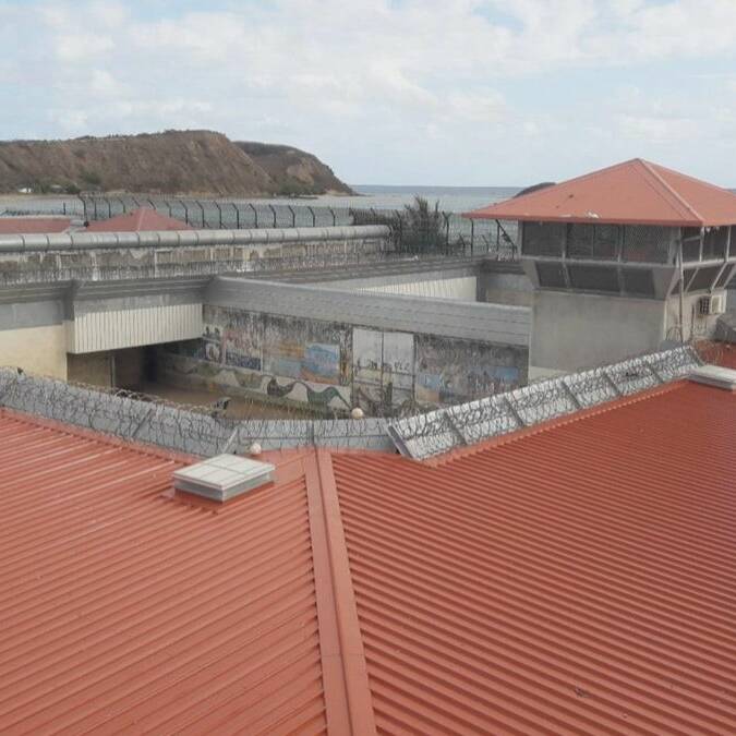 Nouméa : elle introduisait du cannabis au Camp-Est, deux ans de prison ferme au total