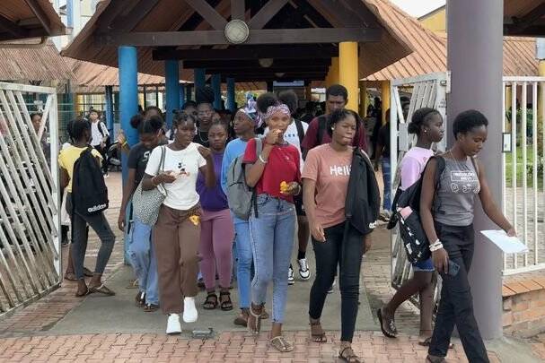 Guyane : les tensions persistent dans les lycées de Saint-Laurent-du-Maroni