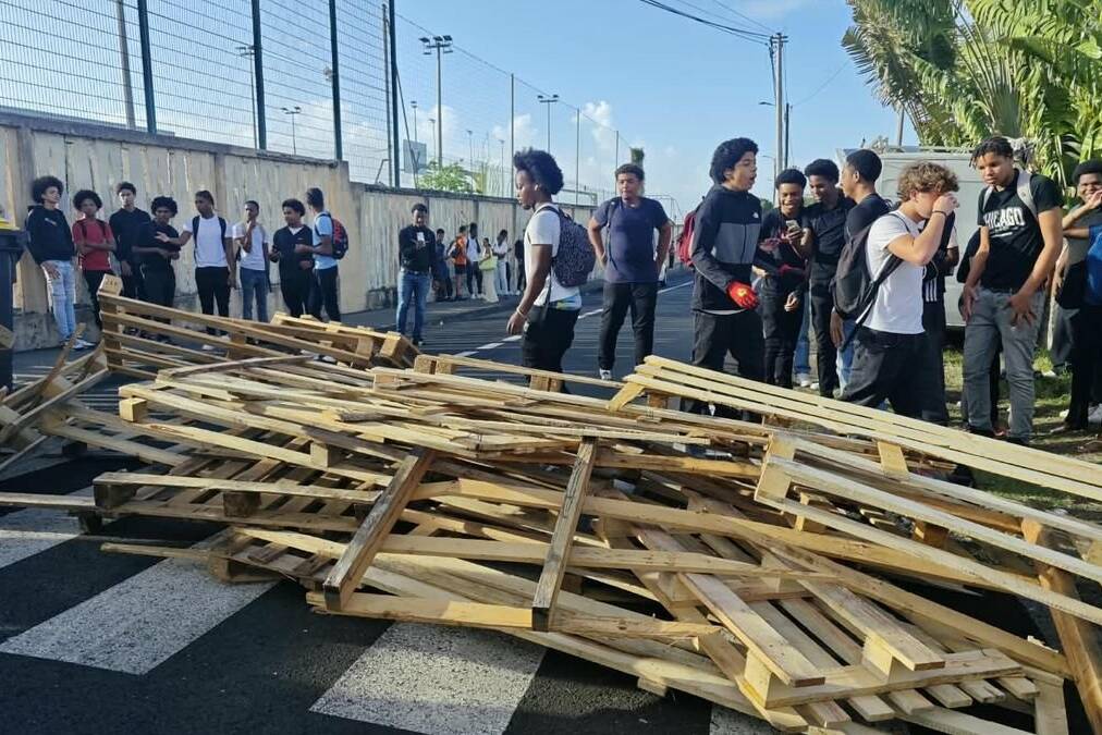 Martinique : les lycéens de Bellevue dénoncent leurs conditions d’étude
