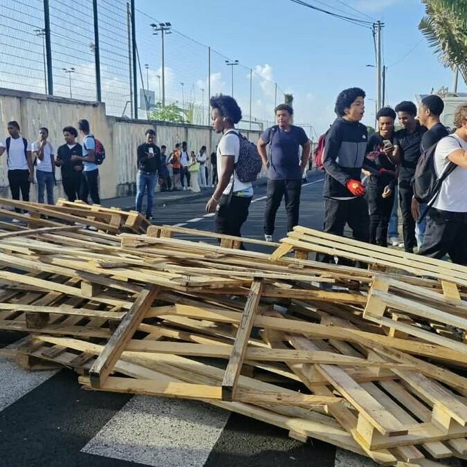 Martinique : les lycéens de Bellevue dénoncent leurs conditions d’étude