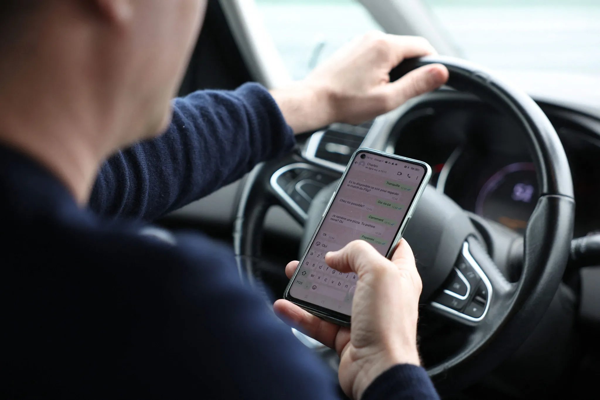 Téléphone au volant : la Polynésie française va-t-elle s’aligner sur les nouvelles sanctions métropolitaines ?